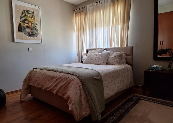 Vendégház Live In Landlord Panthea 3*